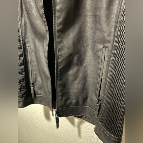 Fried-Denim Est.2015 NYC Men's Faux Leather Black Vest Hoodie Size L New - Picture 4 of 12